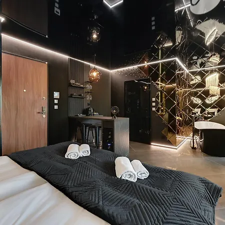 Hollywood Jacuzzi At Nadmotławie By Downtown Hotel apartamentowy 4*