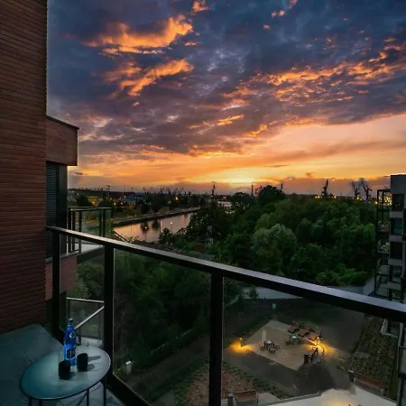 Nadmotlawie Hollywood Jacuzzi By Downtown 4*