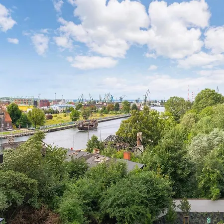 Hollywood Jacuzzi By Downtown