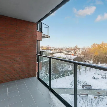 Hollywood Jacuzzi By Downtown Gdańsk