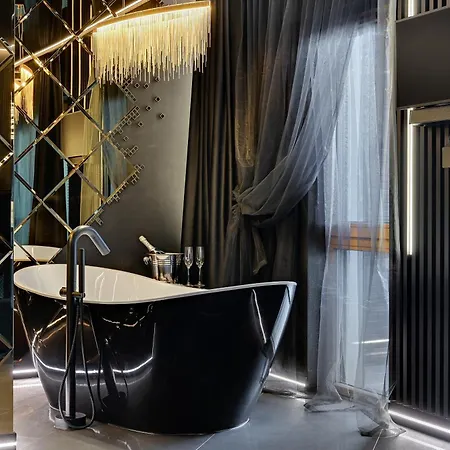 Hollywood Jacuzzi By Downtown Gdańsk