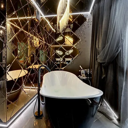 Aparthotel Nadmotlawie Hollywood Jacuzzi By Downtown 4*