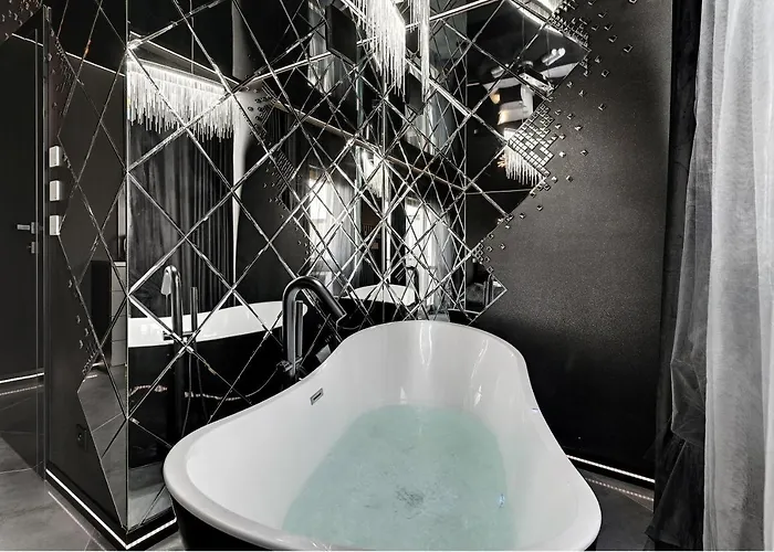 Nadmotlawie Hollywood Jacuzzi By Downtown Apartmanhotel 4*