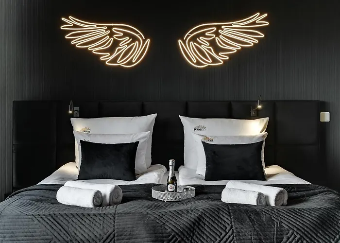 Nadmotlawie Hollywood Jacuzzi By Downtown Apartmanhotel