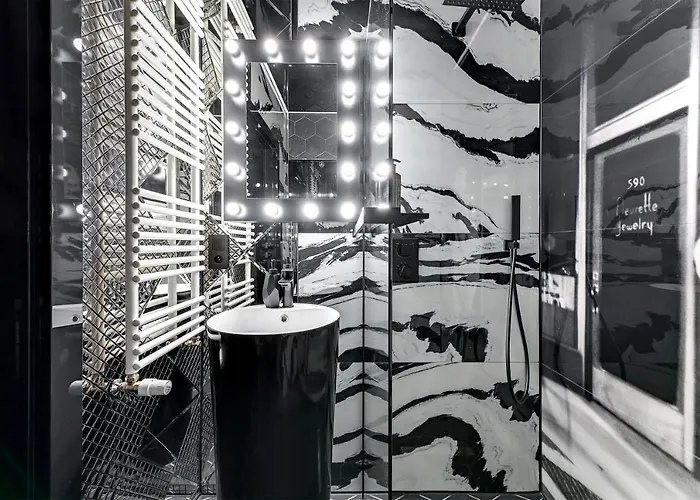 아파트호텔 Nadmotlawie Hollywood Jacuzzi By Downtown 4*